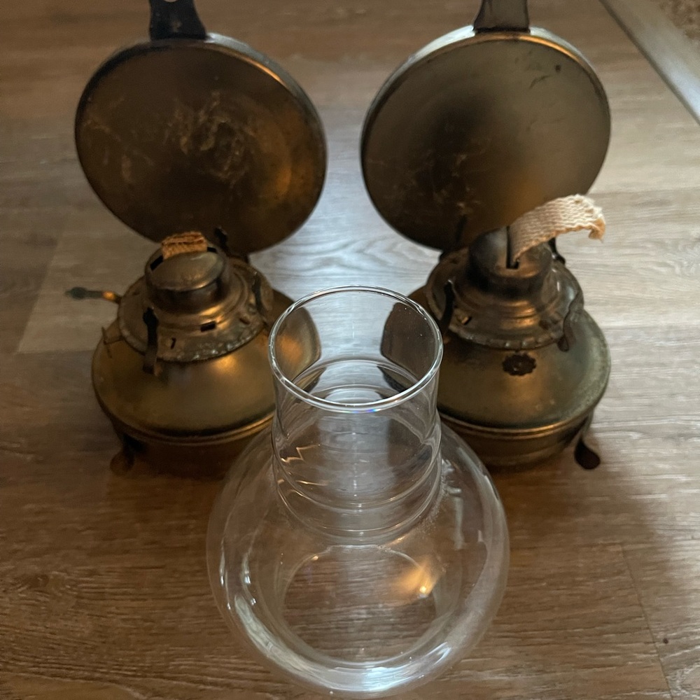 Antique gas lamps